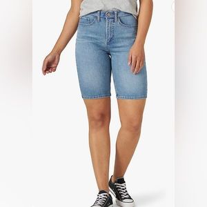 Lee Women's Ultra Lux Mid-Rise Straight Leg Jean Shorts Cloud Índigo Size 14